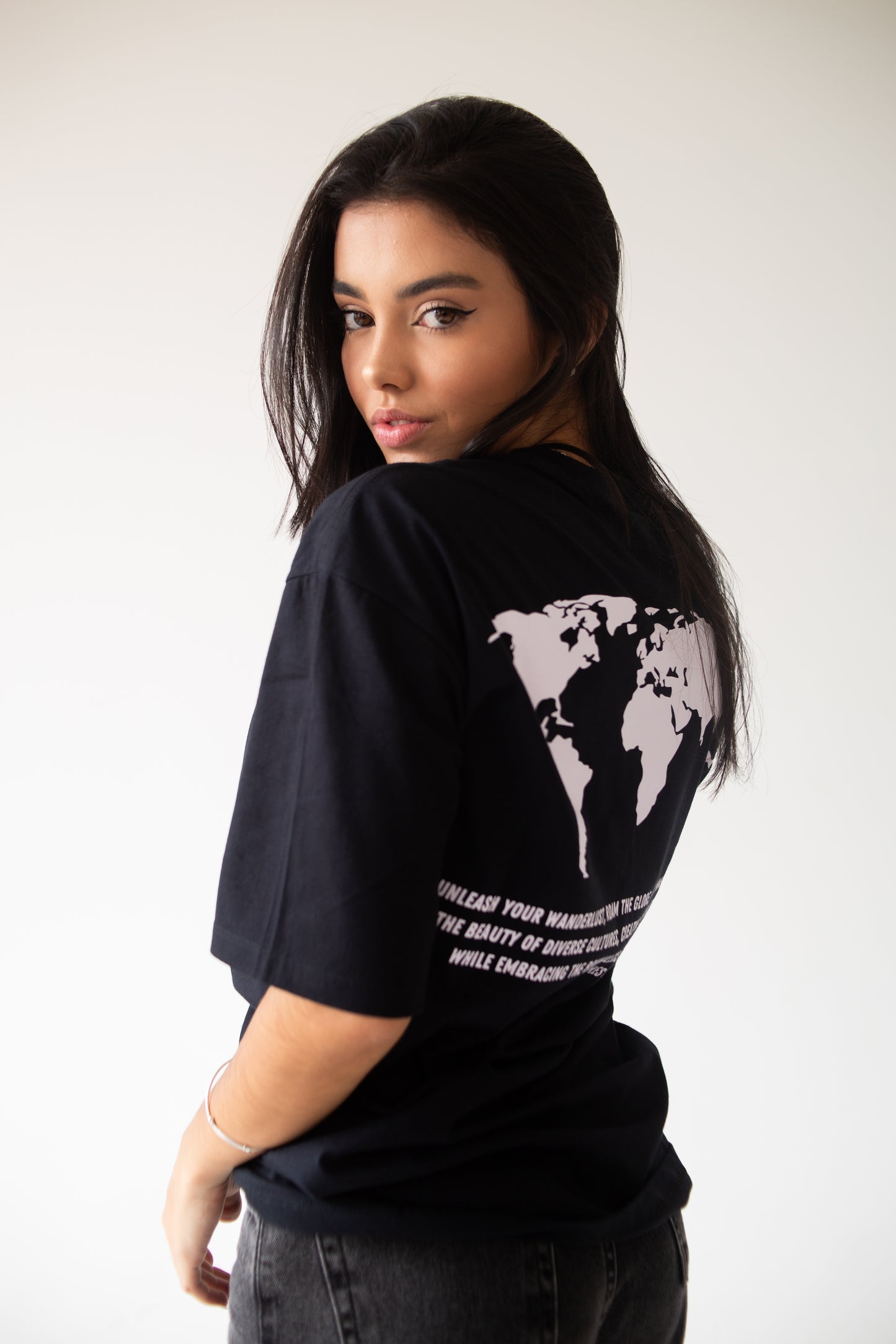 WORLD T-SHIRT BLACK